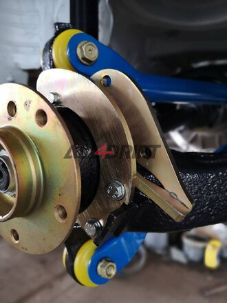 Adattatore per il collegamento delle pinze freno per freno a mano idraulico BMW E46 330i/330d