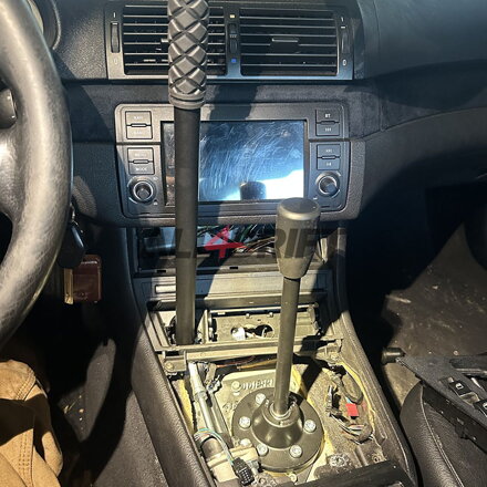 Freno a mano idraulico a scomparsa per BMW E46 di ODESA