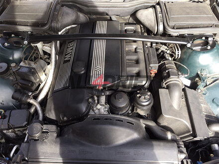 Barra duomi BMW E39 - Superiore, Anteriore